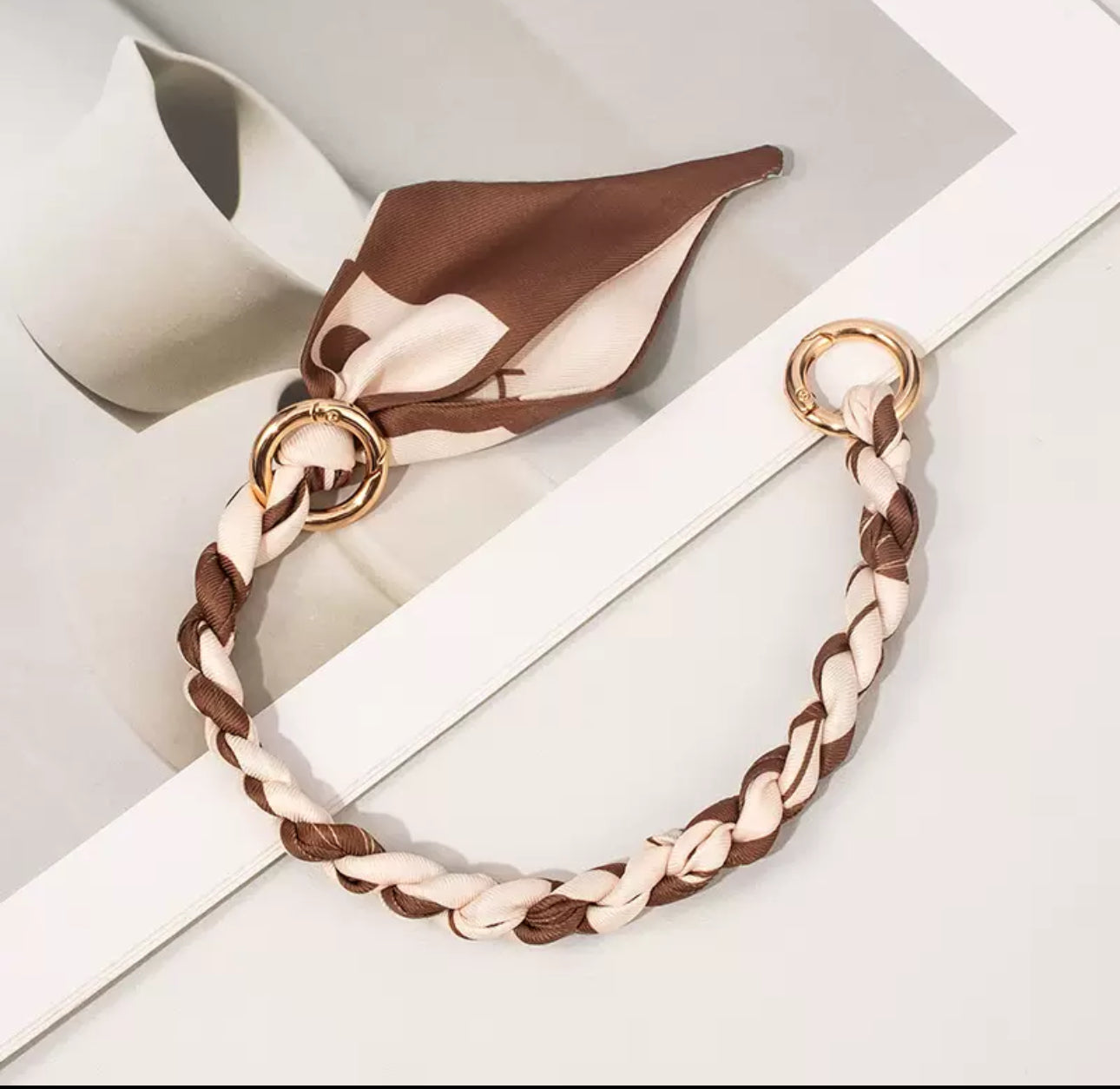 Llavero en Cinta de Pañuelo 1 - LUXEACCESSORY