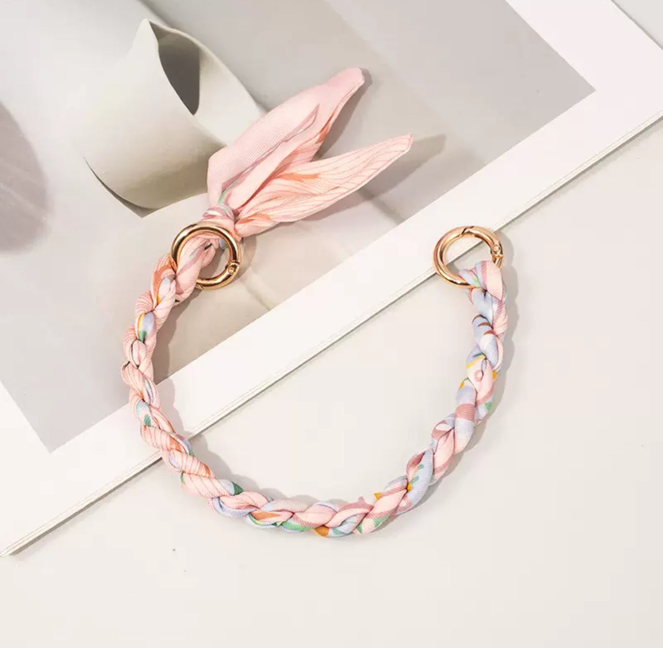 Llavero en Cinta de Pañuelo 5 - LUXEACCESSORY
