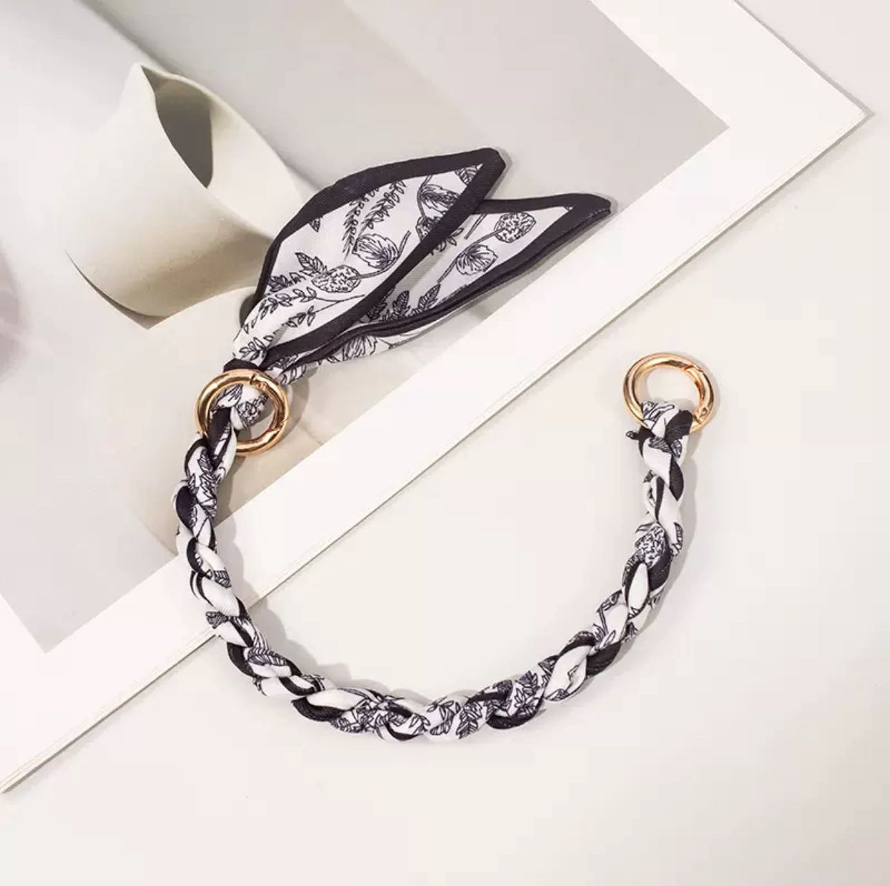 Llavero en Cinta de Pañuelo 7 - LUXEACCESSORY